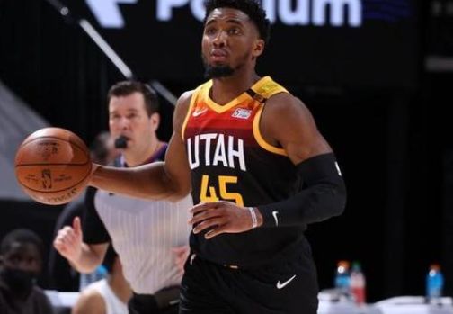 代足球的不 代足球的不