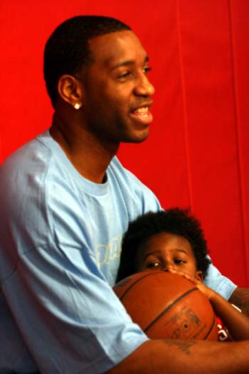 这对强劲的 这对强劲的