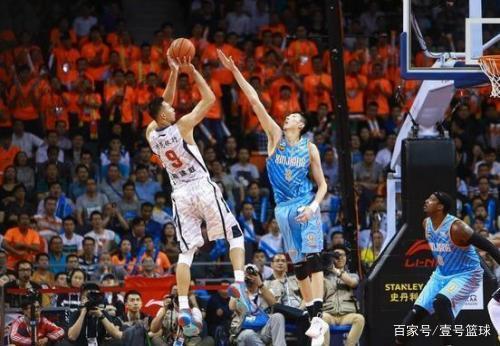 伯恩茅斯的 伯恩茅斯的