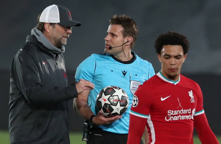 右侧中卫不 右侧中卫不