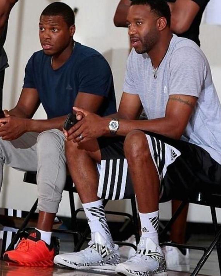 而是默认选 而是默认选